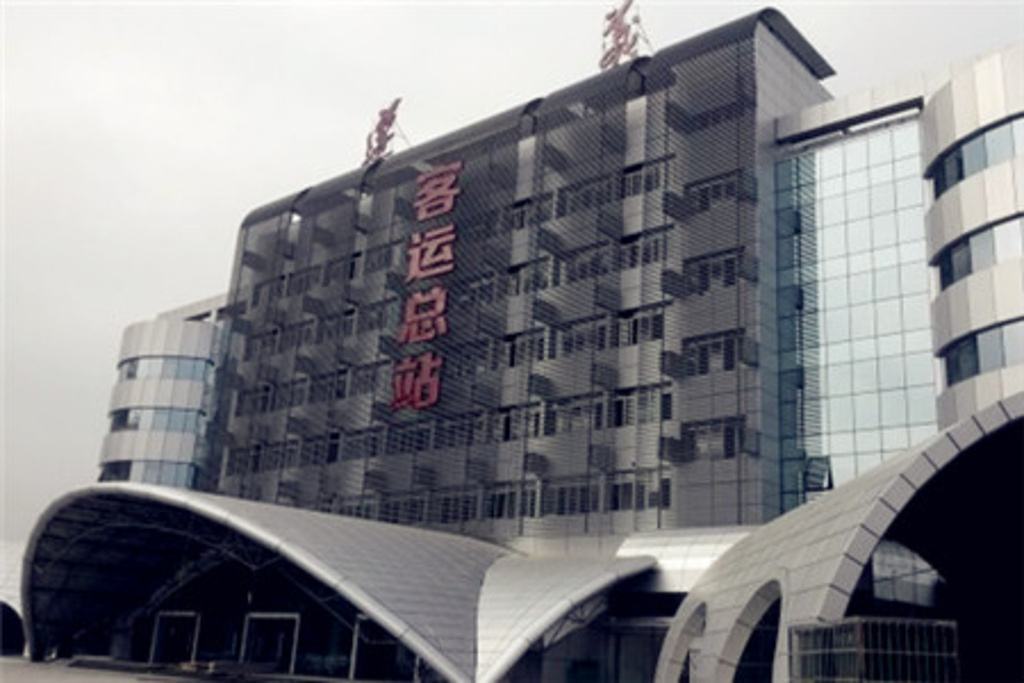 台日电梯协力城市运输枢纽谱写新华章