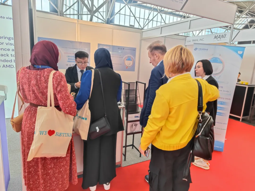 FCVB & FCB Make Debut at the European Retina Congress, Drawing Global Ophthalmologists' Attention to New Technologies