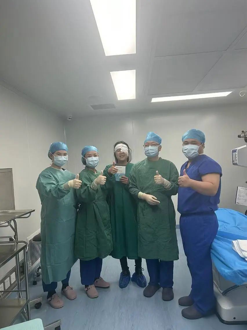 The Little Buckle "Jack"! Huaihua Aier Eye Hospital Successfully Performed the Foldable Capsular Buckle (FCB) Implantation Surgery