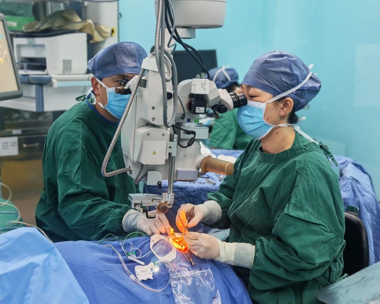 The Second People's Hospital of Anhui Province Successfully Performs Its First Third-Generation FCVB Surgery