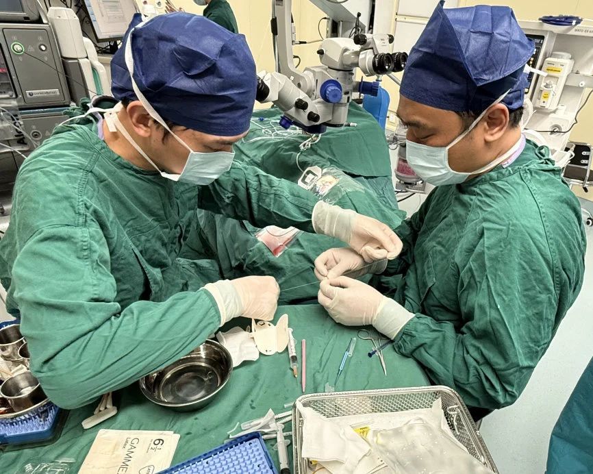 71-Year-Old Cyclist’s Left Eye Saved by Minimally Invasive Capsule Technique