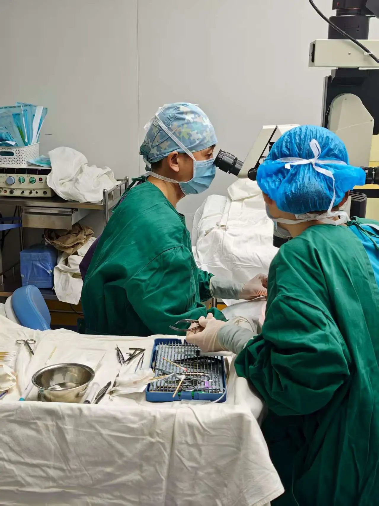 First Case in Hengshui! Hengshui Tongrui Eye Hospital of Huaxia Eye Group Performed FCB Surgery, Offering a New Treatment for Retinal Detachment Patients