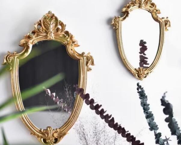 Features of European-style mirrors