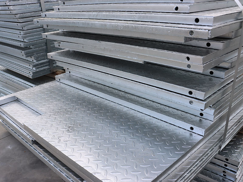 Composite steel grating