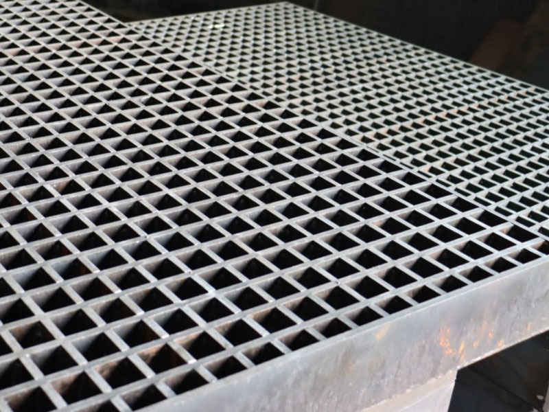 Heavy Duty Steel Grating
