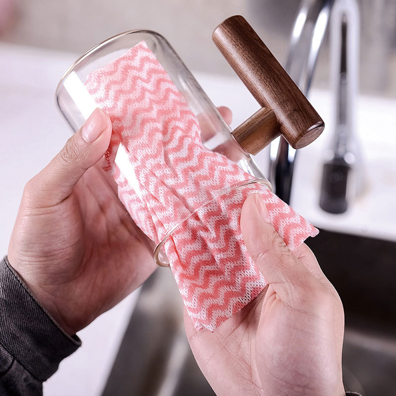 Clean spunlaced non-woven fabric