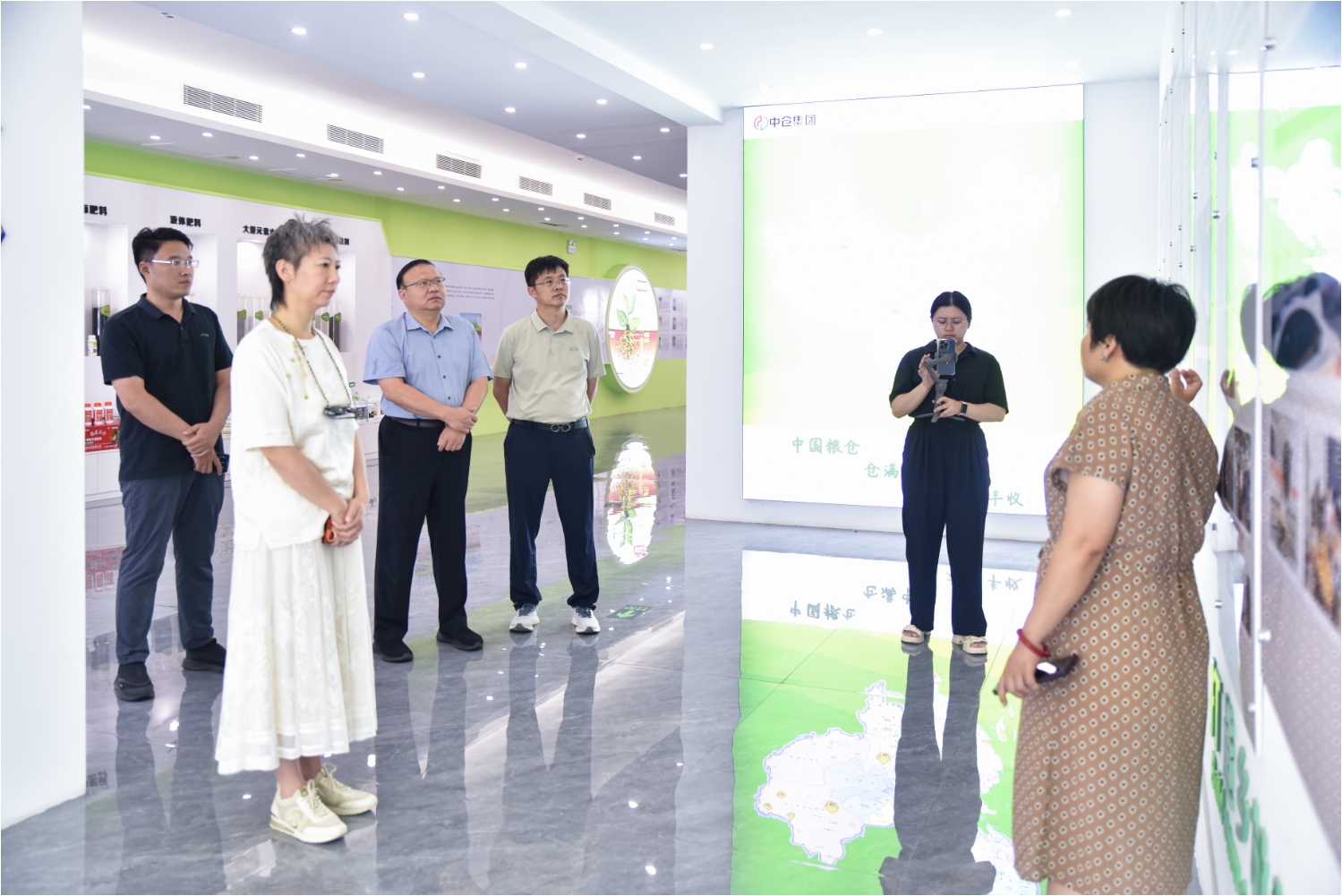 【中仓新闻】华餐会一行到访中仓集团，共探农餐结合新机遇