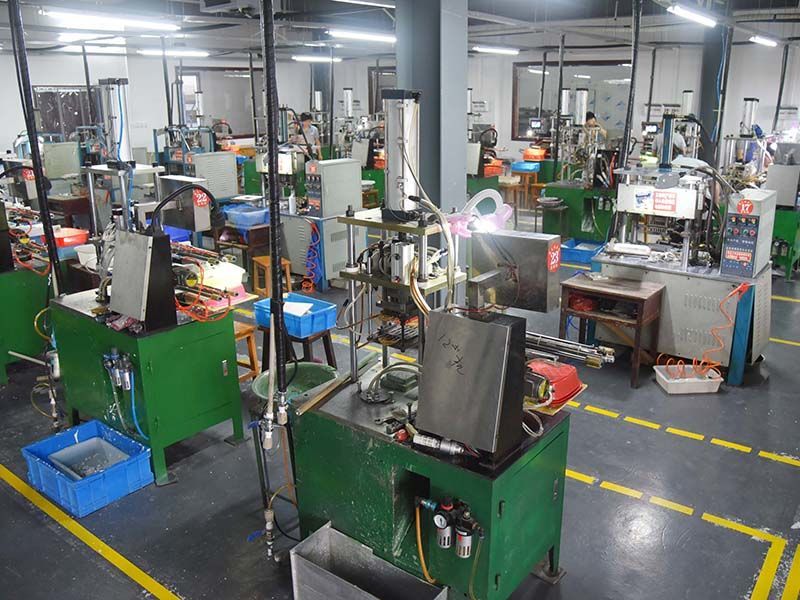 Automatic Hot Pressing Die Casting Workshop