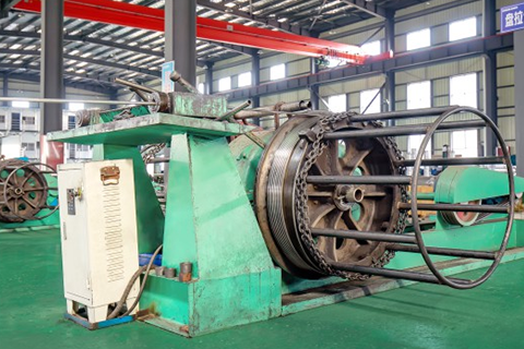 Pulling machine