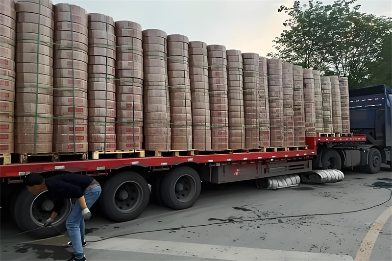 Strip steel packaging process Strip steel packaging process