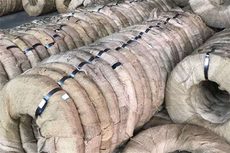 Strip steel packaging process Strip steel packaging process