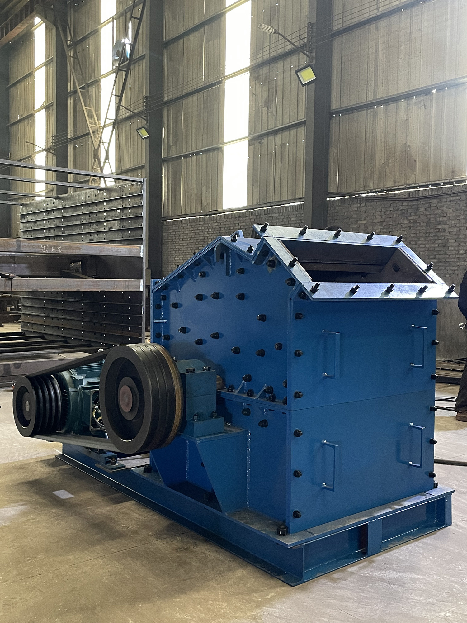 Maximizing Efficacy: Choosing the Right Vibrating Screen for Slag Separation