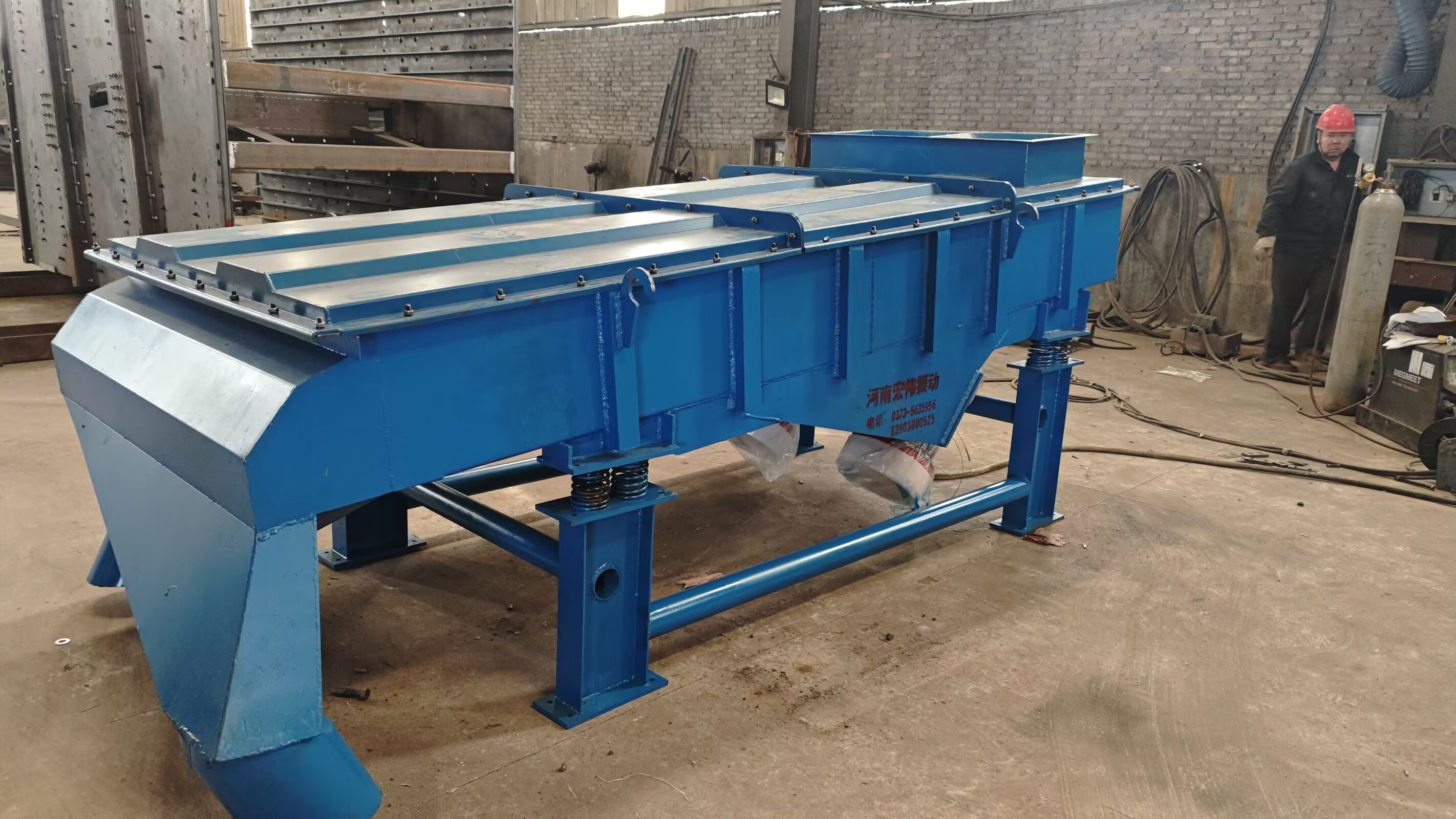 The principle and structure of vibrating screen