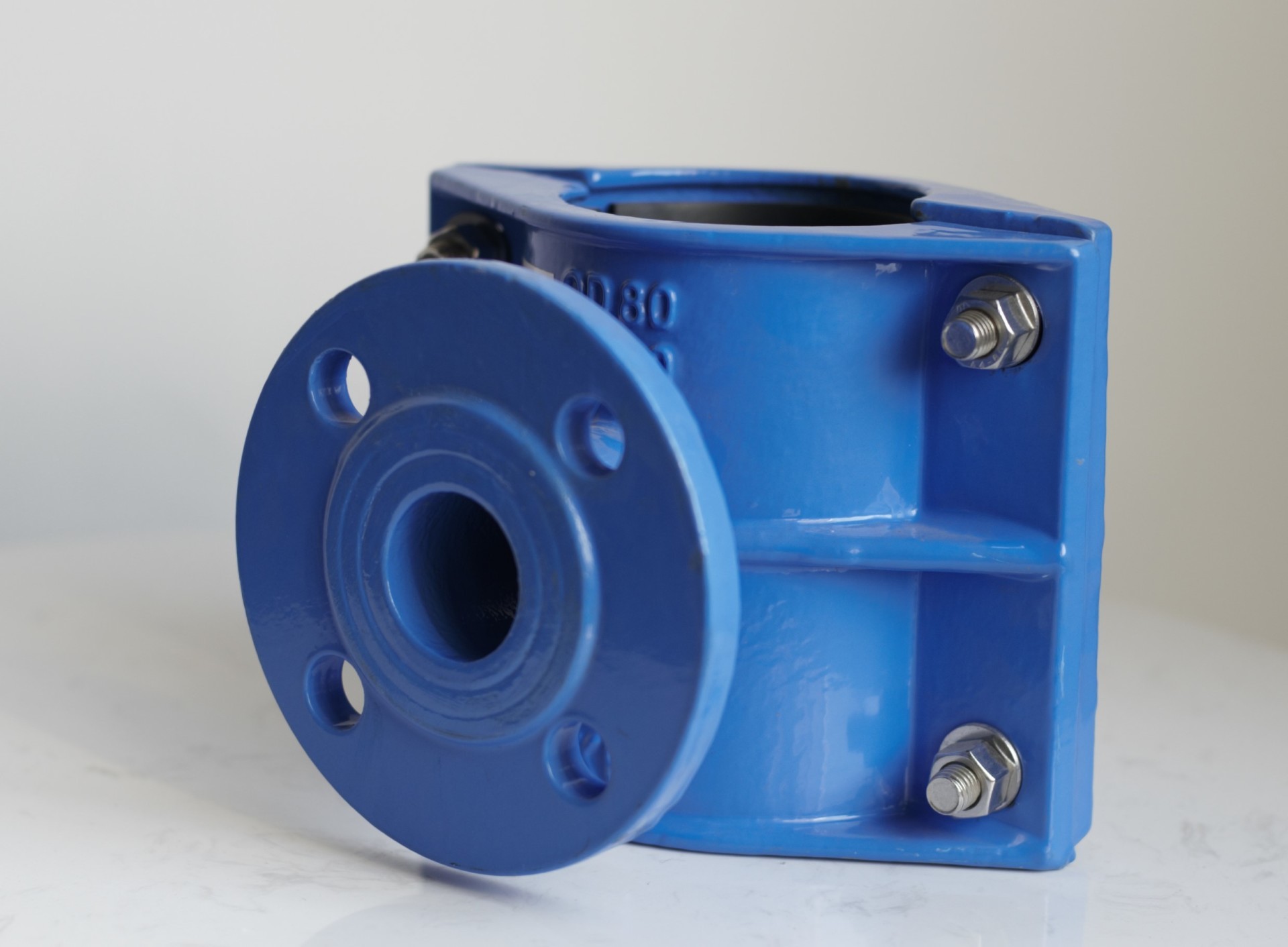 Split collars with flanged outlet -AOFT15