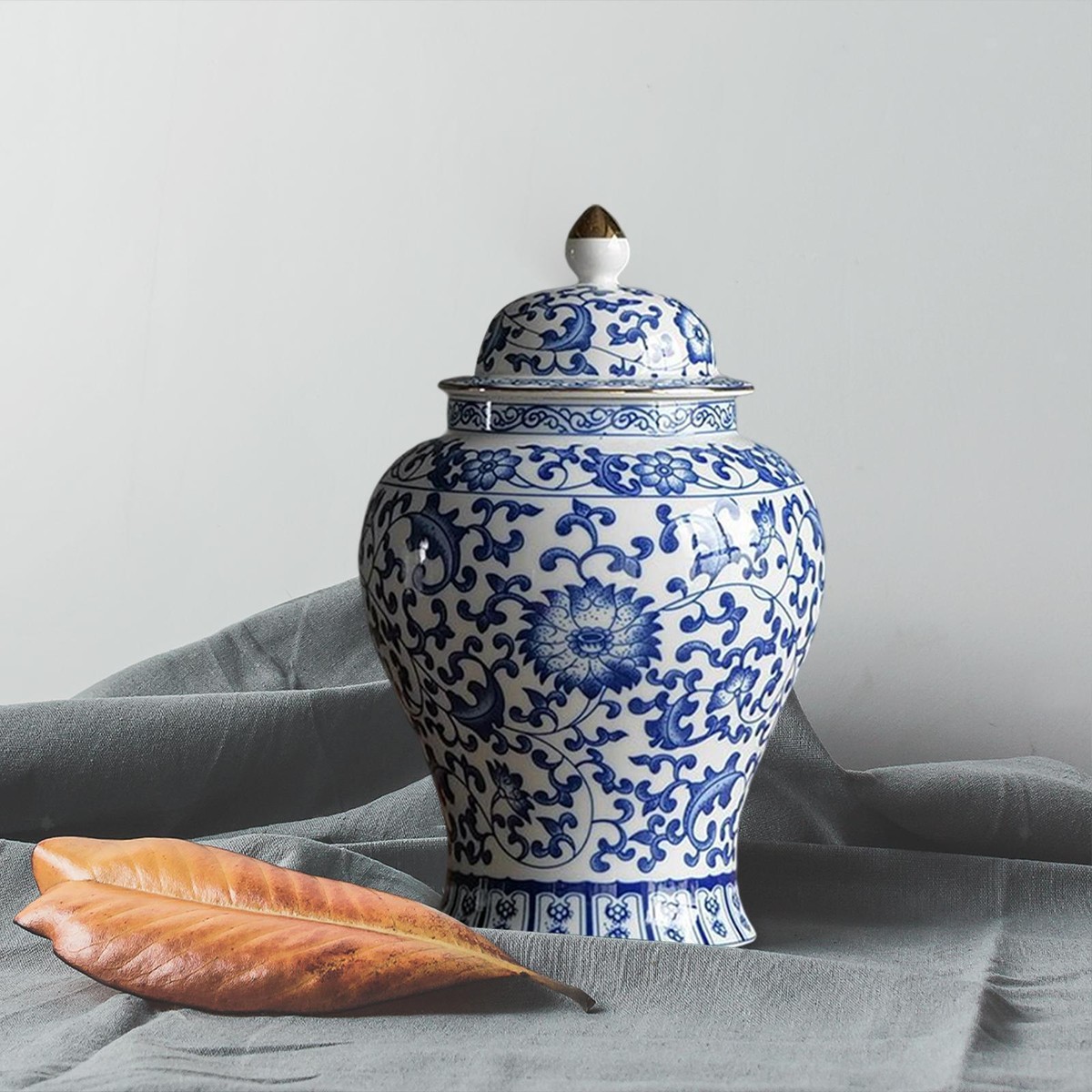 Ceramic Ginger Jar Decorative Flower Vase Porcelain Jar with Lid Wedding