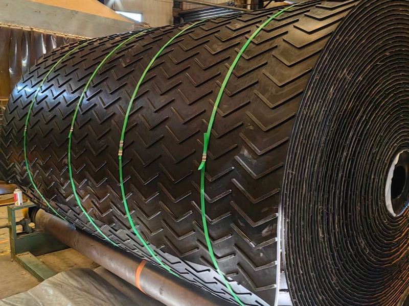 Ultra-wide conveyor belt