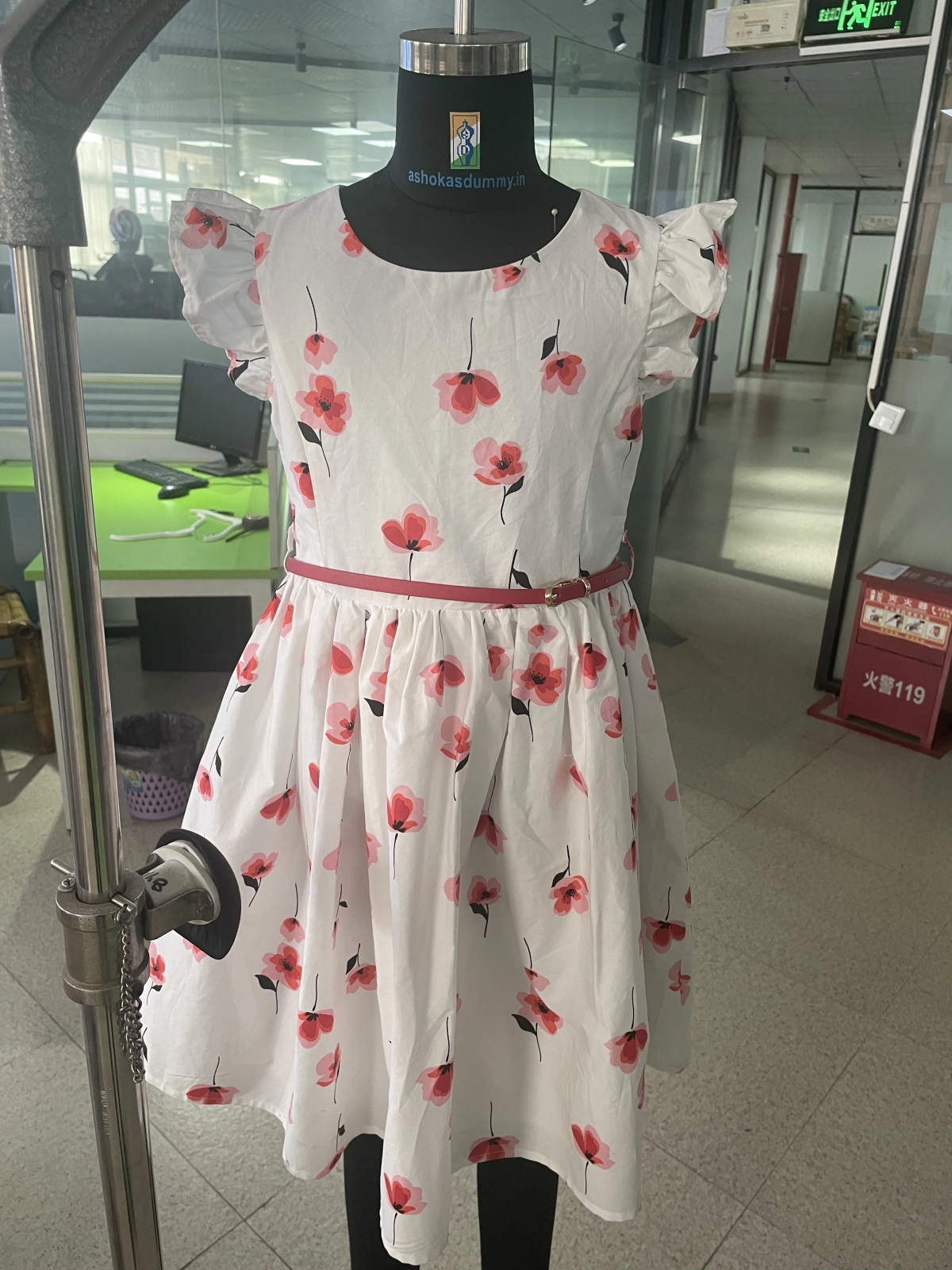 Girl's woven dress