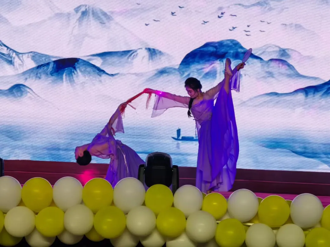 藝術(shù)節(jié)晚會(huì)
