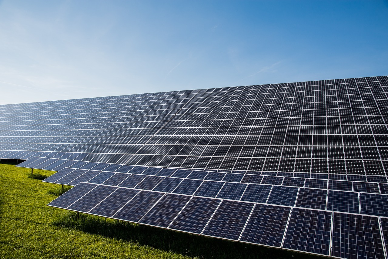 The impact of photovoltaic component installation location on power generation