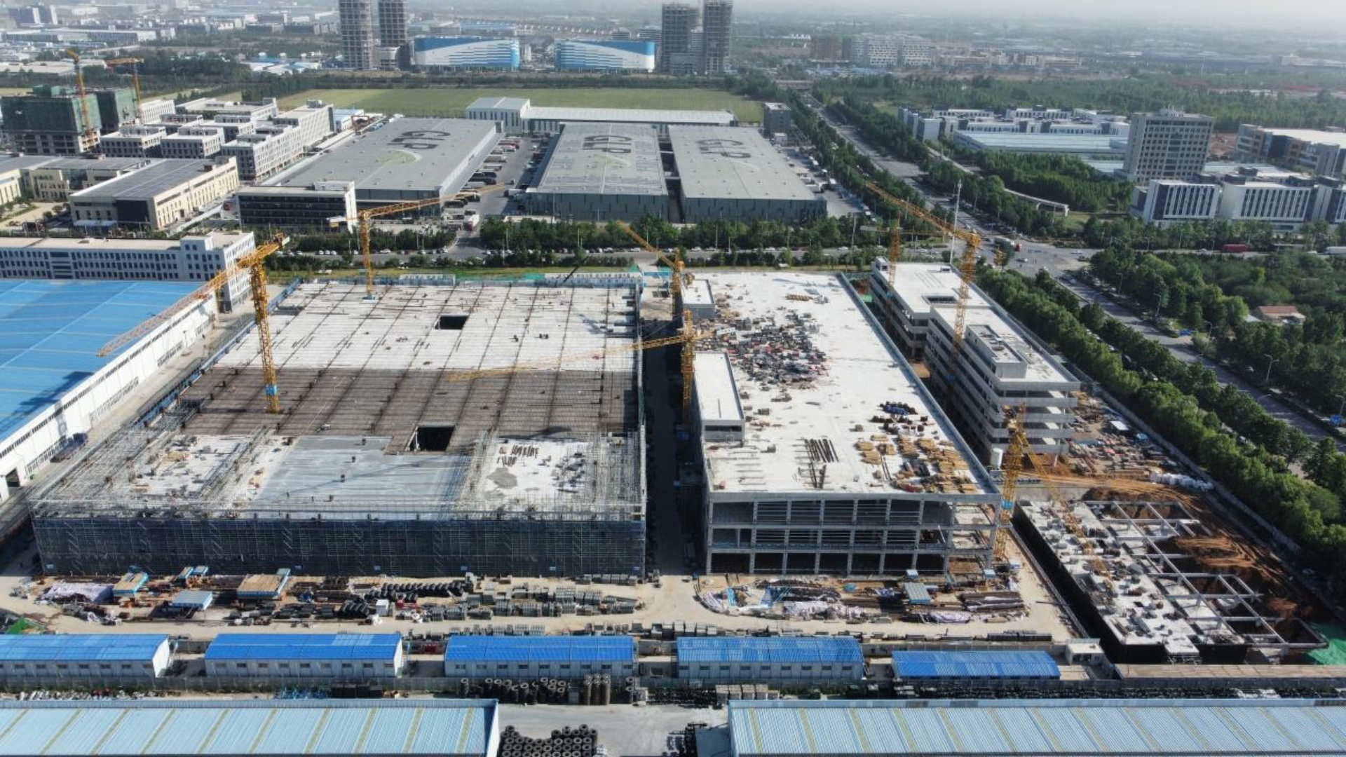 Jinan Huichuan Technology's annual production of 6000 units of engineering-type variable frequency drive project high and low voltage complete sets of equipment installation project Jinan Huichuan Technology's annual production of 6000 units of engineering-type variable frequency drive project high and low voltage complete sets of equipment installation project