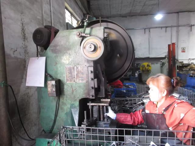 Tons Punching Machine