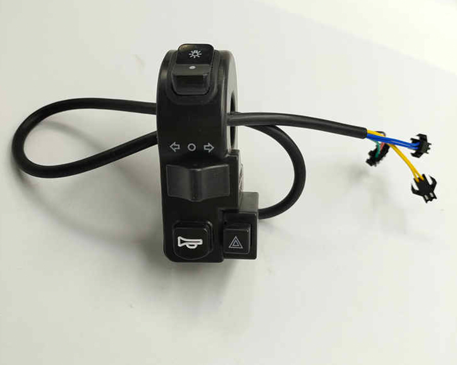 Electric Bicycle Big Turn Light Double Flashing Horn Refitted Switch Three in One Four Corner Lithium Battery Langdong Small