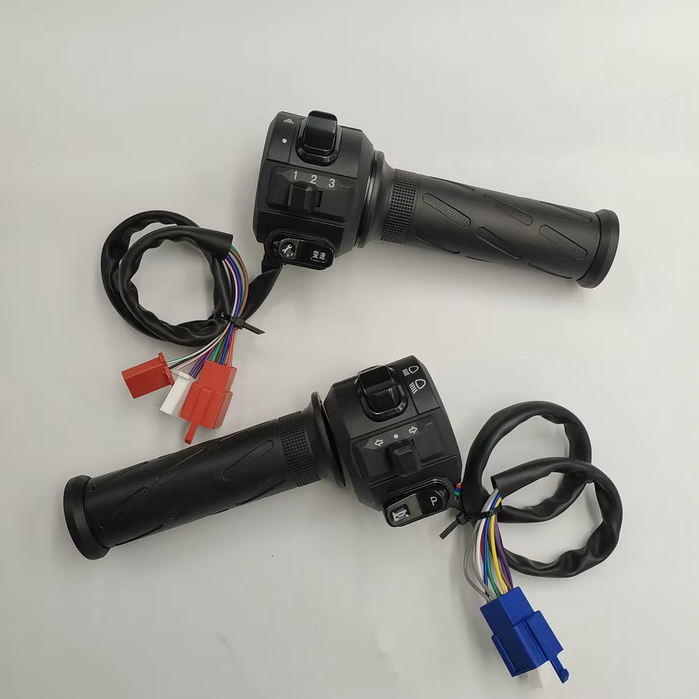 Electric Scooter Speed Regulating Handle+Self-Contained Light/horn/turning/3 Gears/reverse Switch Assembly Motorcycle G5 Grips