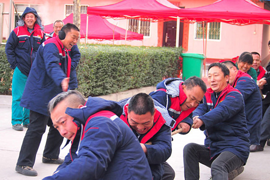 公司舉辦拔河比賽活動