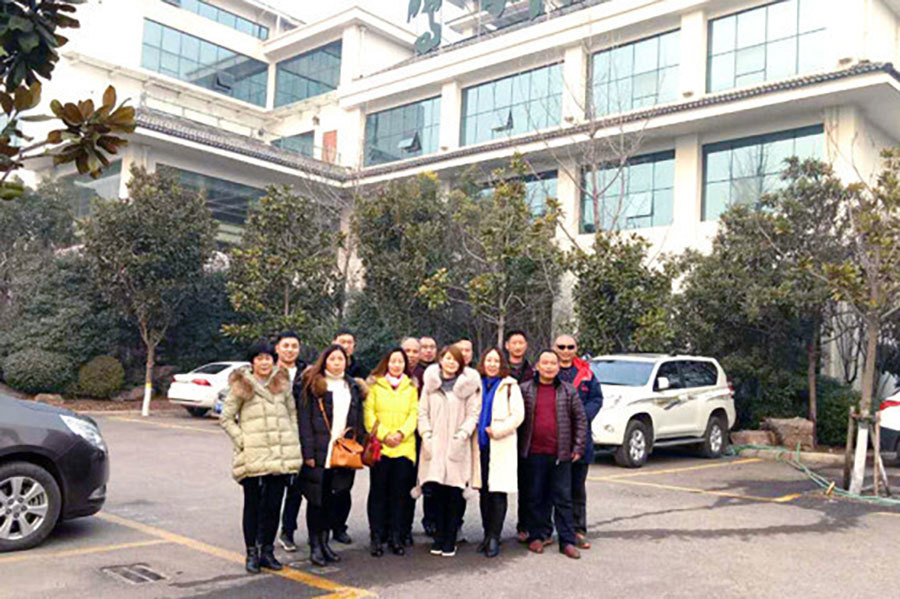 公司組織先進(jìn)旅游