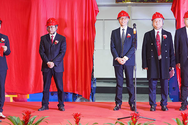 Congratulations to Roshow Heavy Industry on the successful completion of the launching ceremony of the boarding truck!