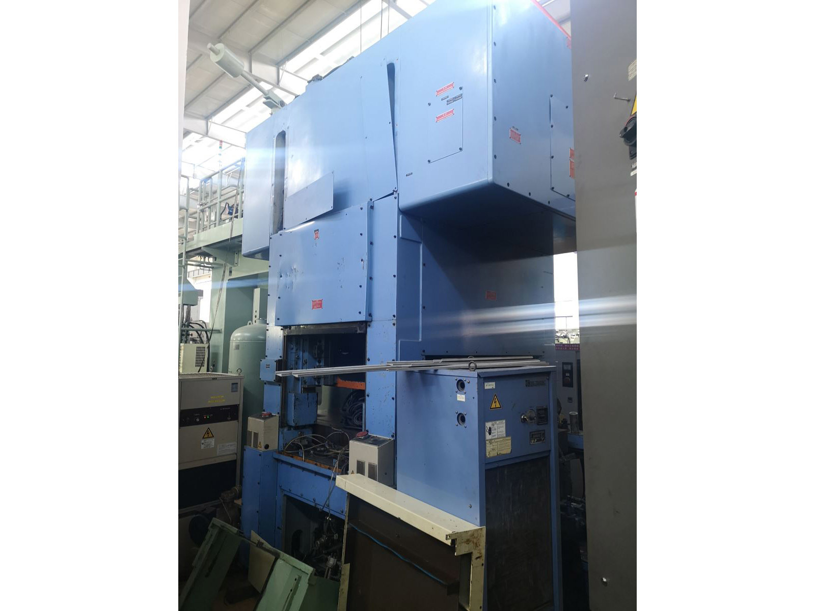 High-speed punching machine