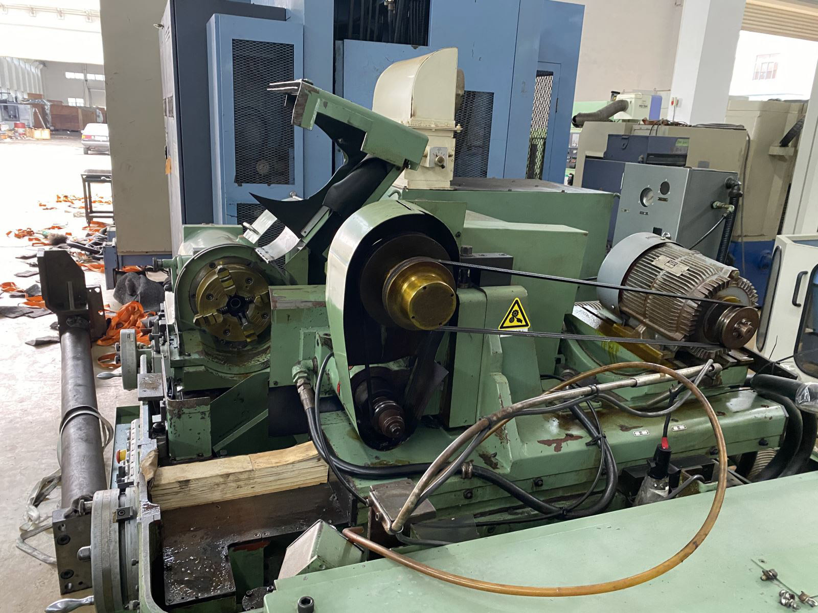 Internal thread grinder