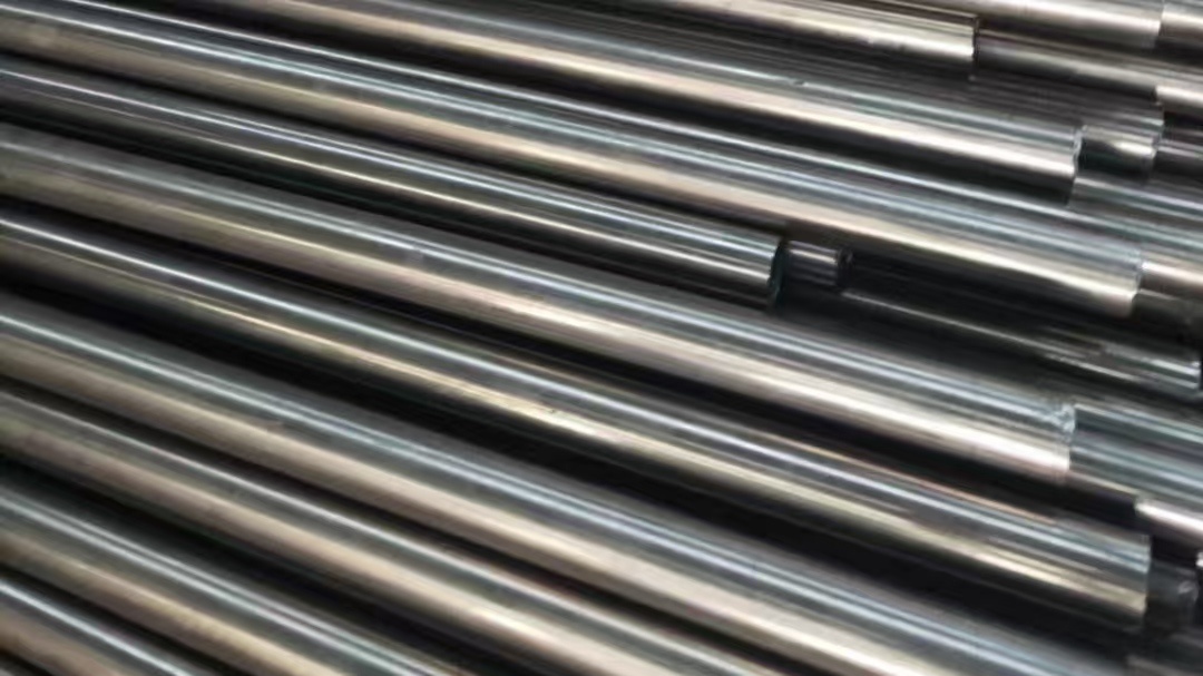 Industrial Silk Road helps pipeline equipment go to sea