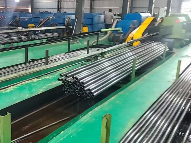Precision Steel Tubes Manufacturing Shop