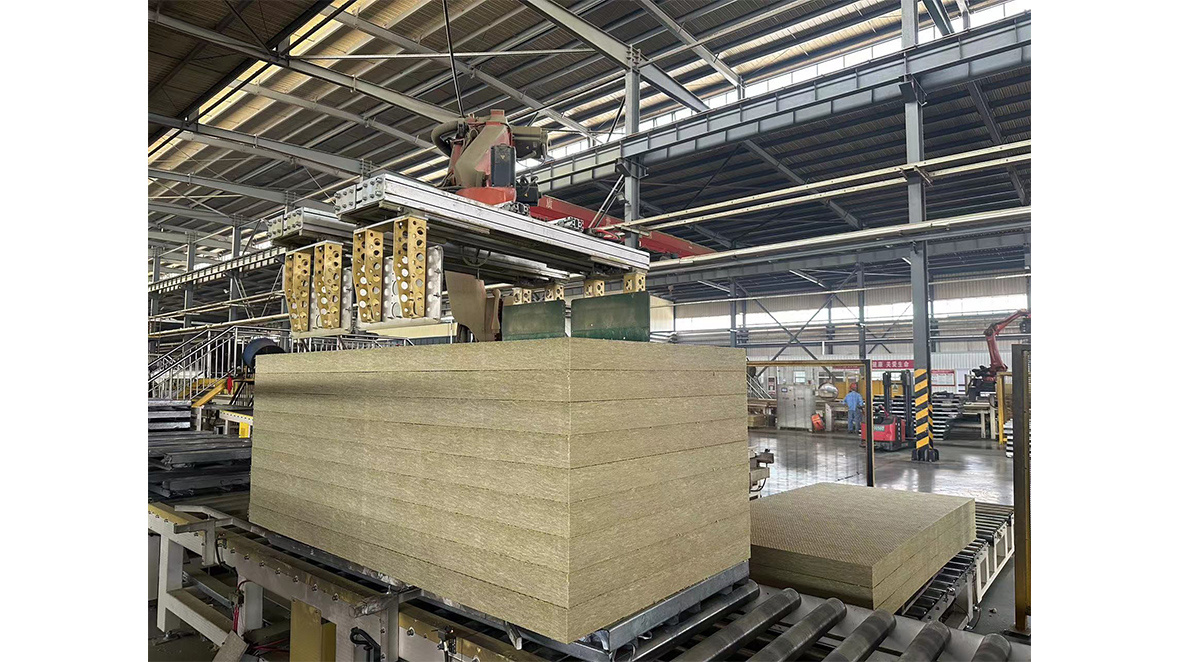 What material is ceramic fiber board made of?