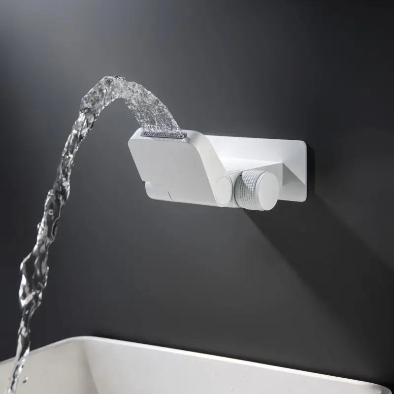 Grifo de lavabo ocultado en la pared Grifería de lavatorio con pantalla digital