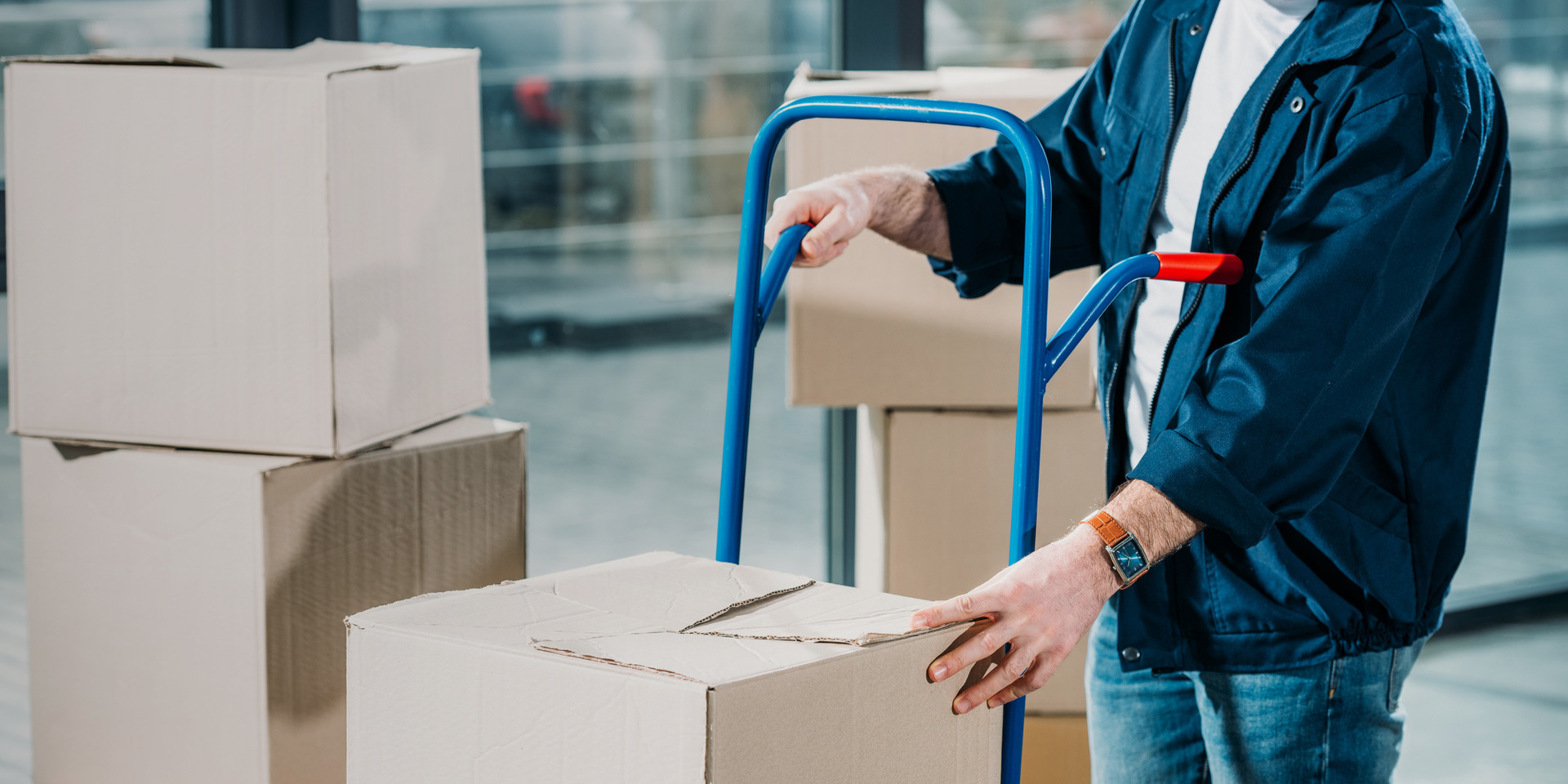 HAND TRUCK