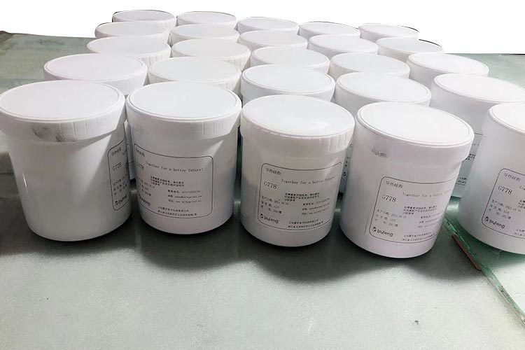 Thermal paste (thermal grease)