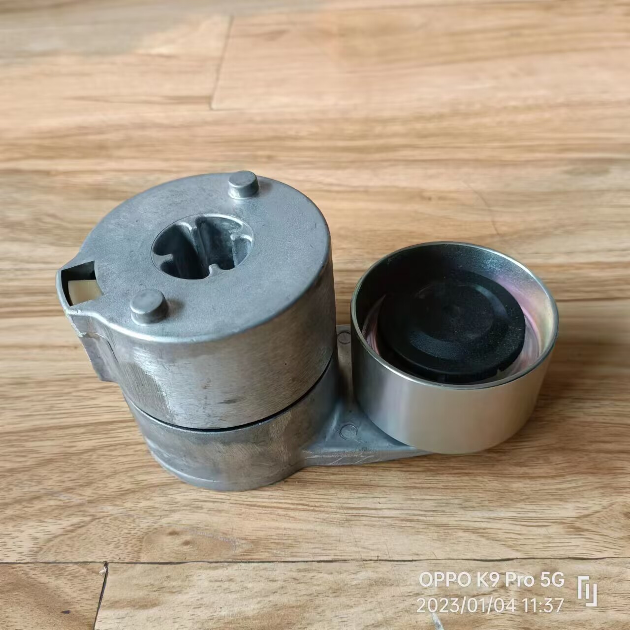 04513098 皮带涨紧轮 道依茨发动机配件 摊铺机配件 铣刨机配件 压路机配件 04504262 04513098