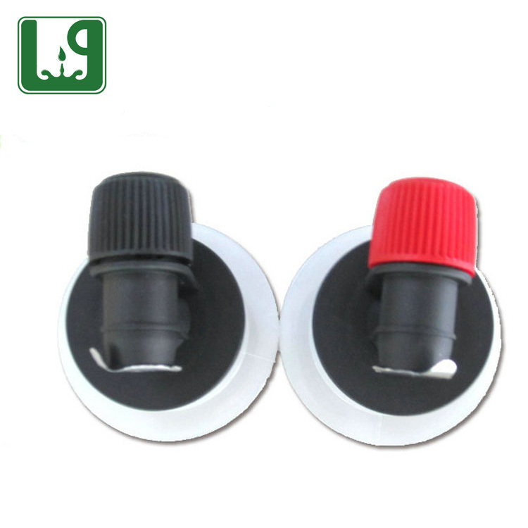 Twist valve tap for bag-in-box Package