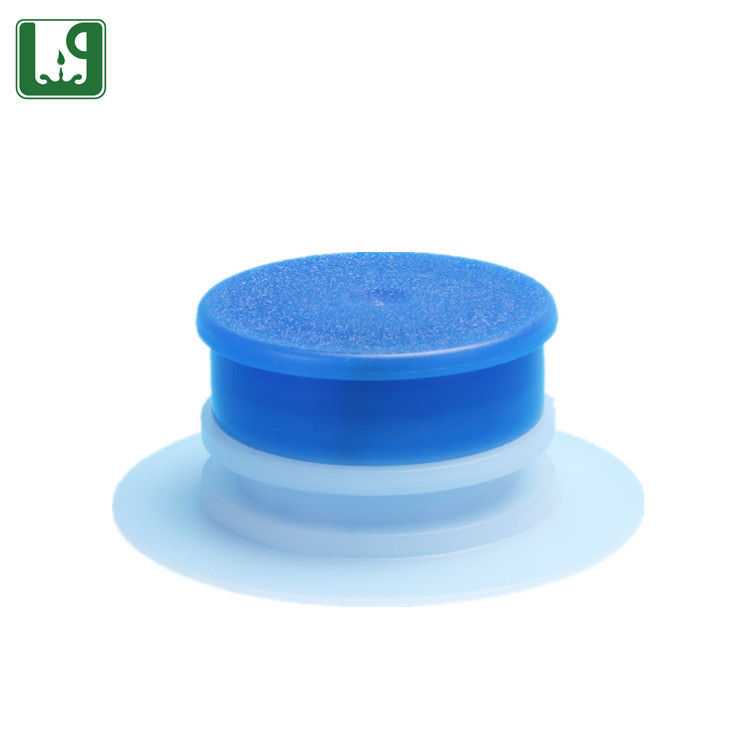 Short cap fiment for bag in box Package