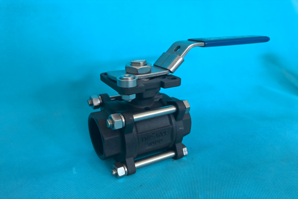 Three-piece high-platform ball valve