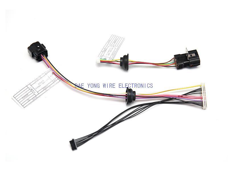 Front combination lamp wiring harness assembly