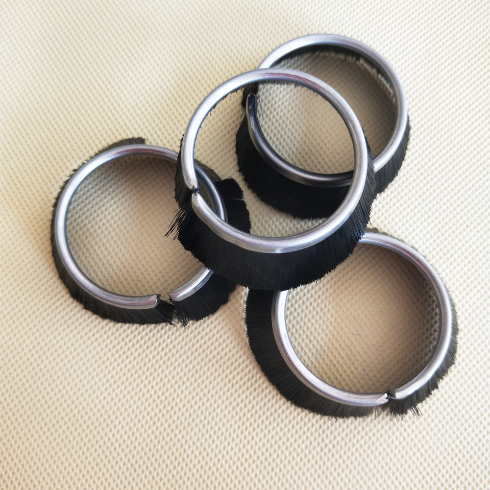 Bearing brush