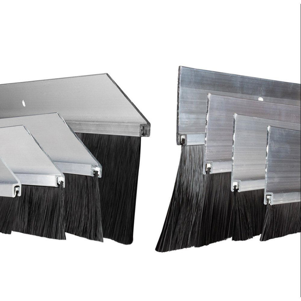 Conveyor strip brushes
