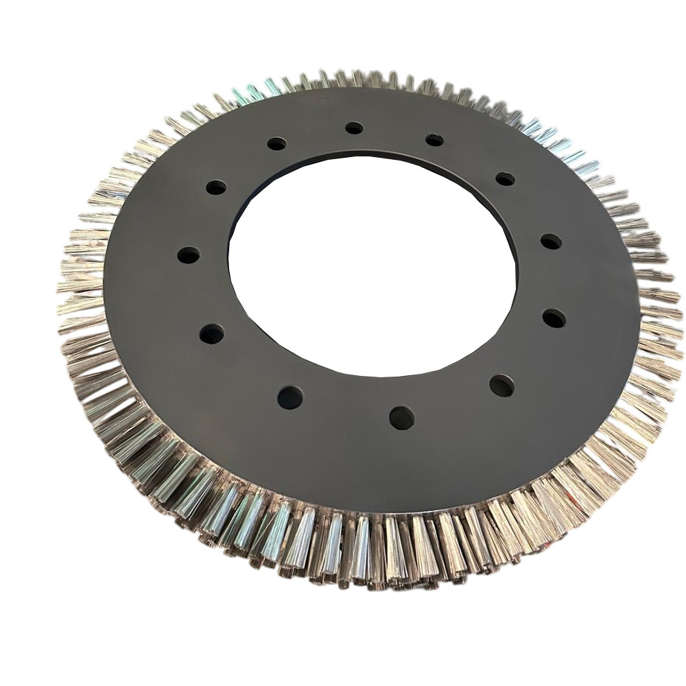 Pipeline cleaning brushes