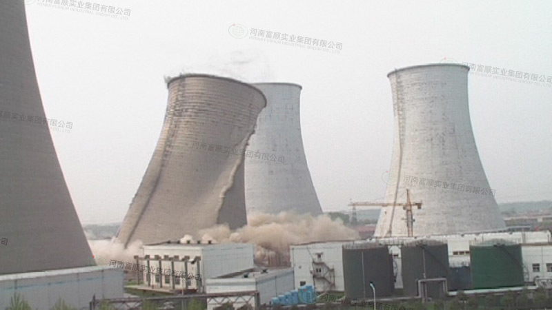 山東濟寧電廠90米冷卻塔爆破拆除項目