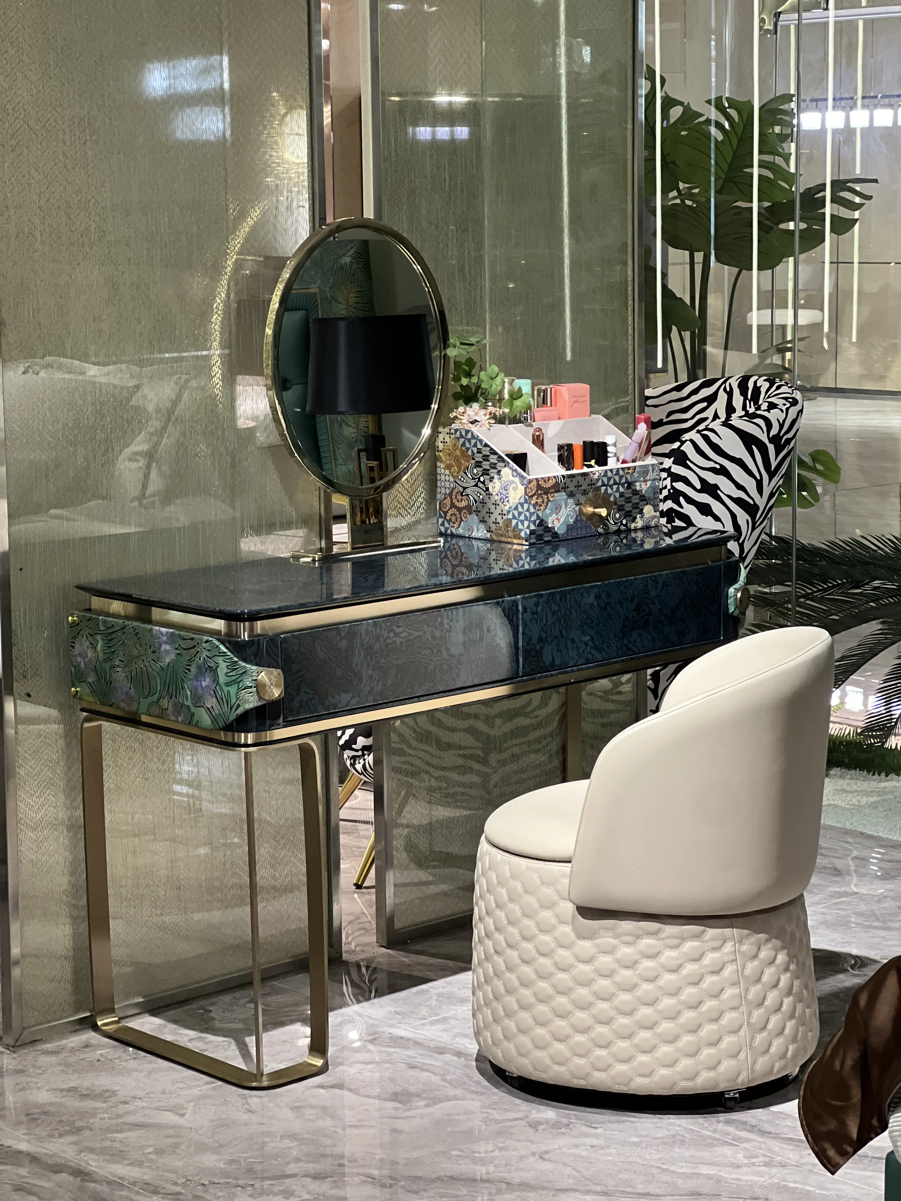 Dressing table T13