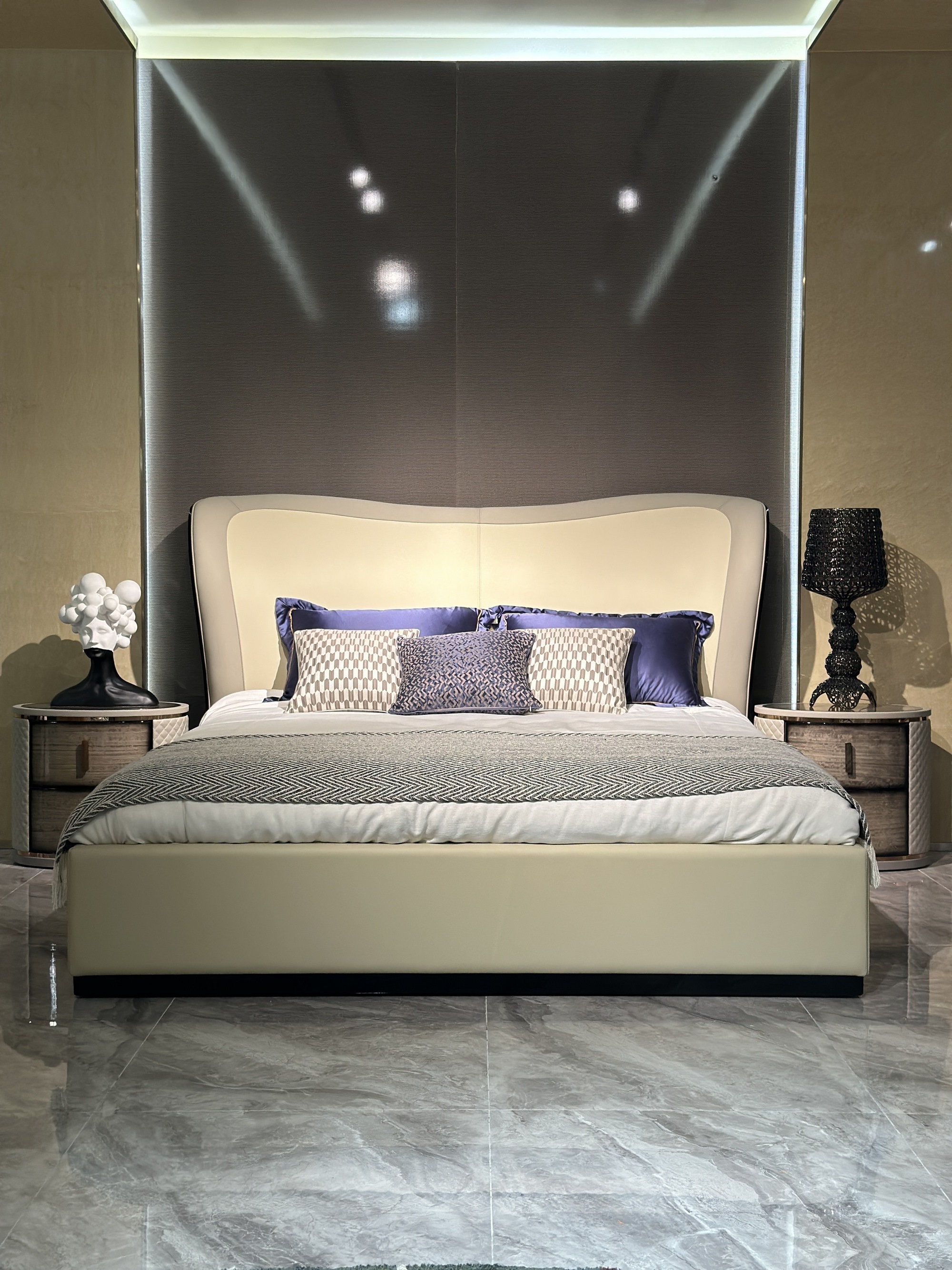 Master Bedroom Bed LY38