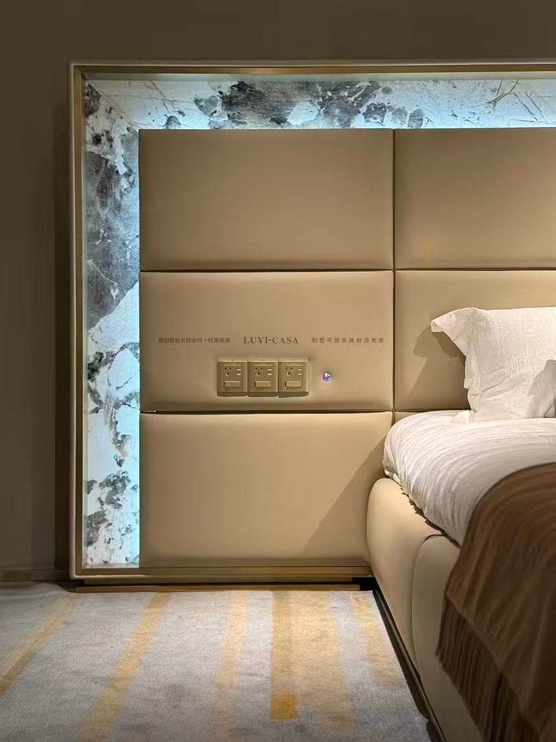 Master Bedroom Bed LY43